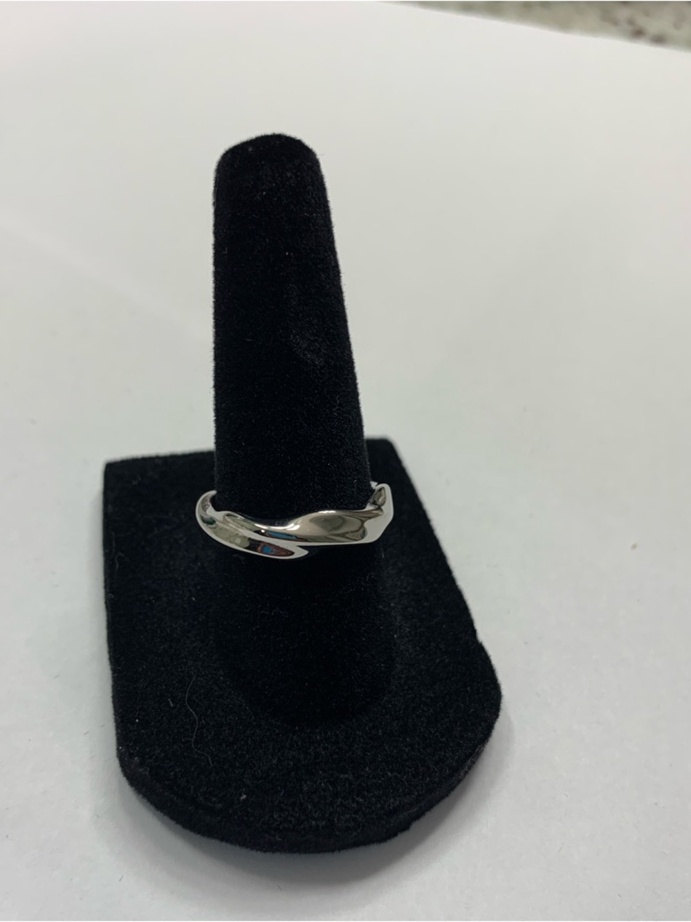Silver Tone Twisted Band Ring Size 7 - New